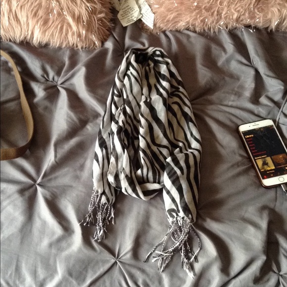 Scarves - Picture 1 of 2